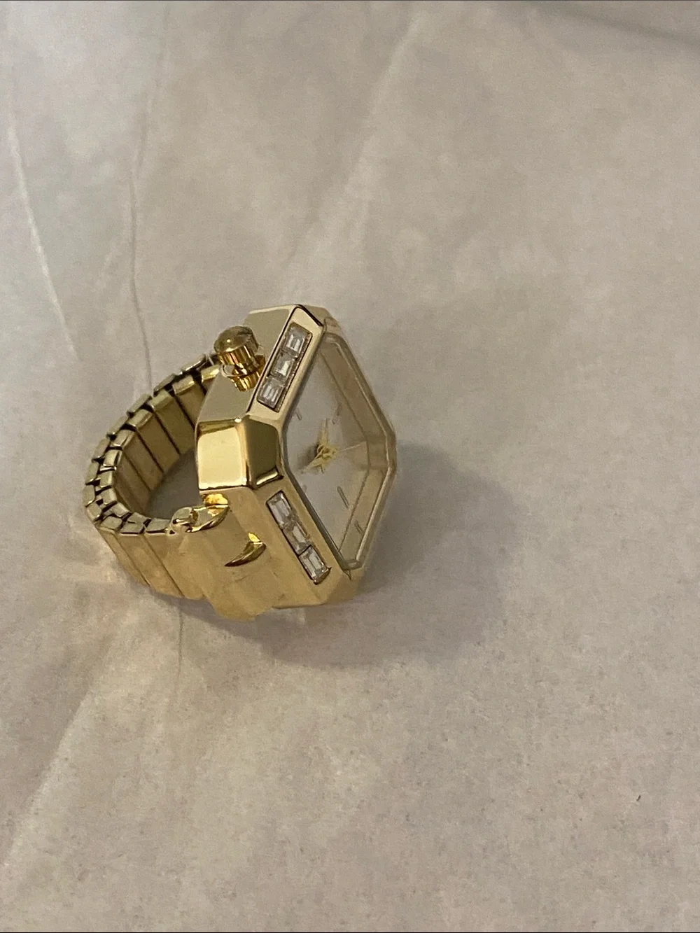 Gold Tone Women's Ring Watch - Sleek Square Dial. New, never use. clock it work.